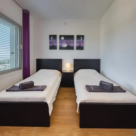 Costacabana - Abigail