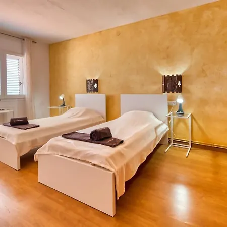 Villa Costacabana - Abigail Lloret de Mar