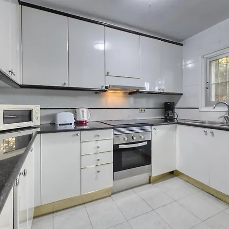 Villa Costacabana - Abigail Lloret de Mar