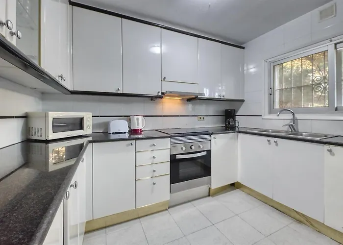 Villa Costacabana - Abigail Lloret de Mar